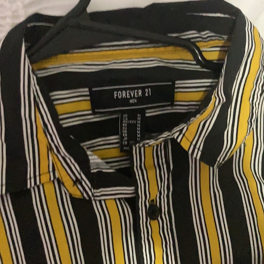 Button up - Picture 3 of 4